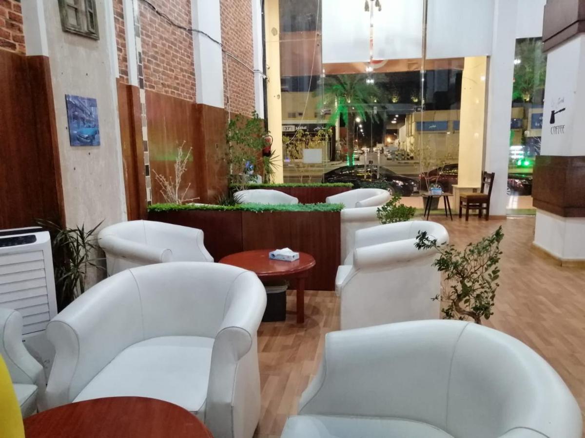 होटल के अलावा Fakhamat Al Orjoana & Suites