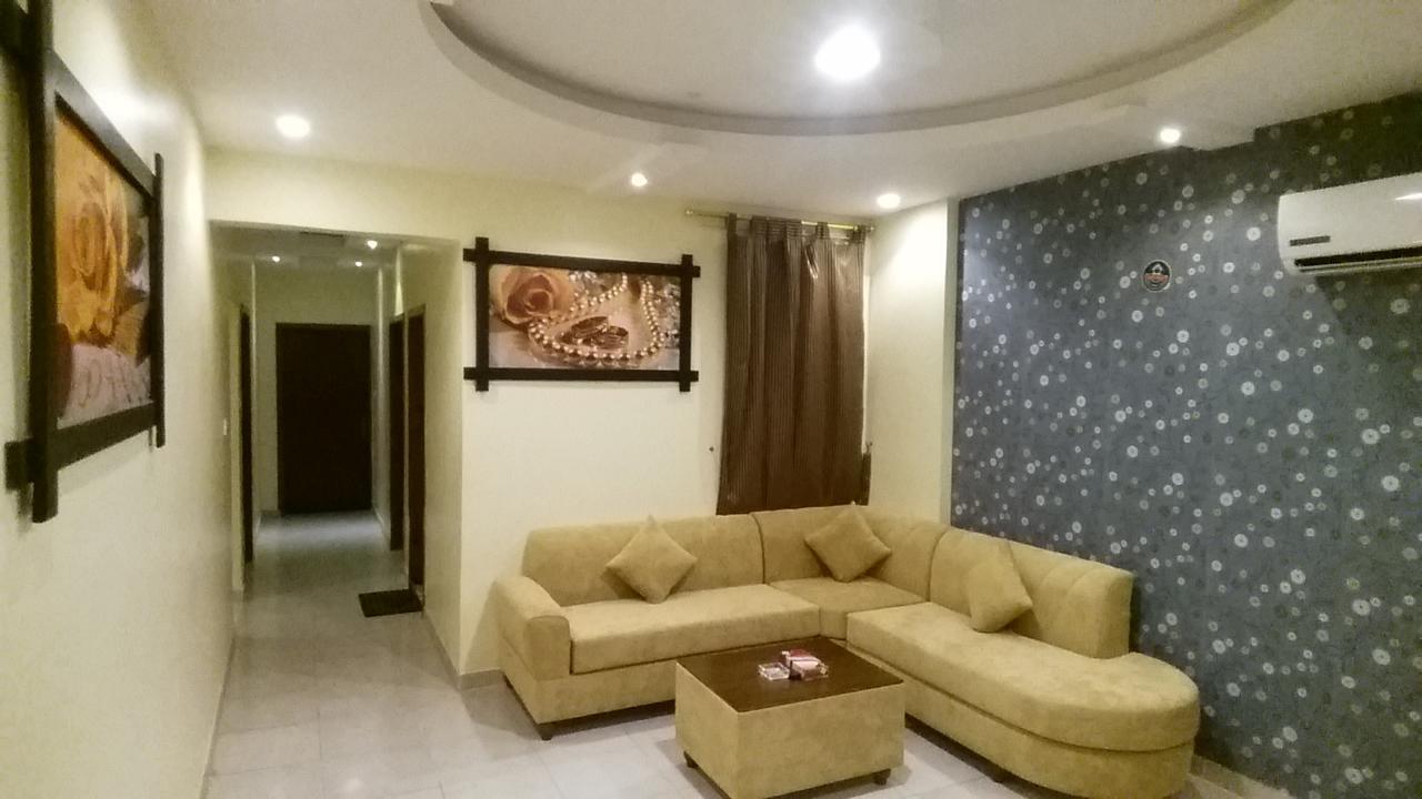 होटल के अलावा Fakhamat Al Orjoana & Suites