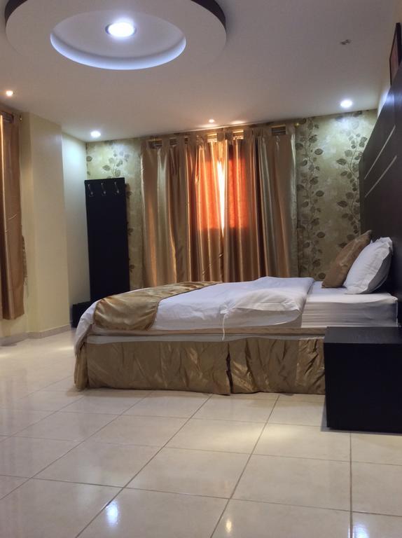 Aparthotel Fakhamat Al Orjoana & Suites *